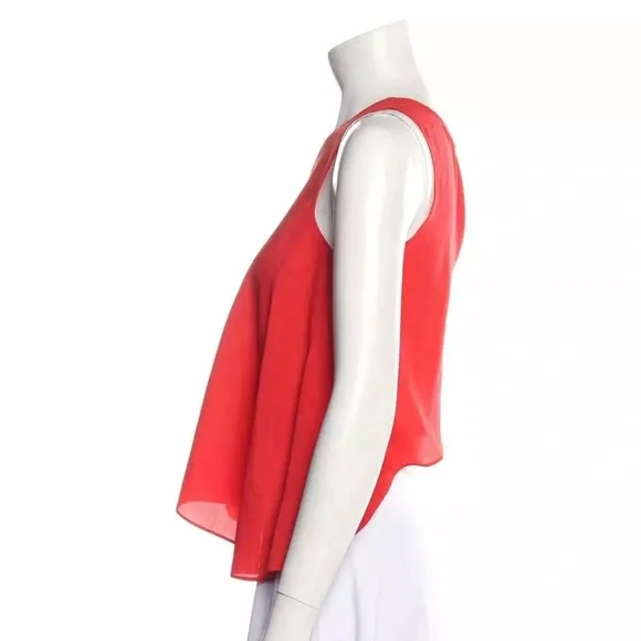 Alexis Sleeveless V-Neck Top - Picture 2 of 7